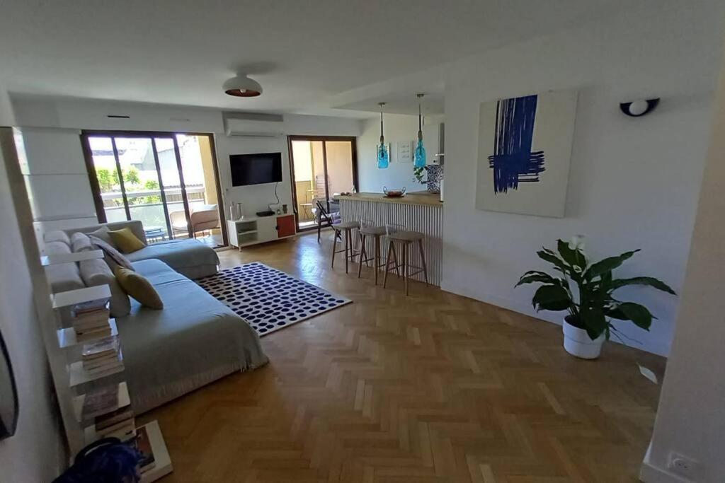 Apartment Le Carre D'or 8e